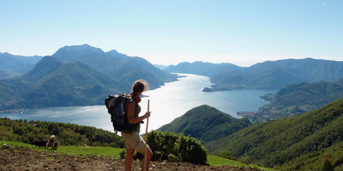 Besinnlich-und-leichtfuessig-gehen-bei-den-Wanderreisen-fuer-Frauen-am-italienischen-Comer-See